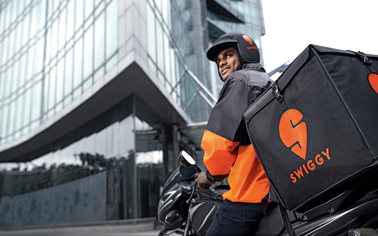 Koerier van de Indiase voedselbezorger Swiggy